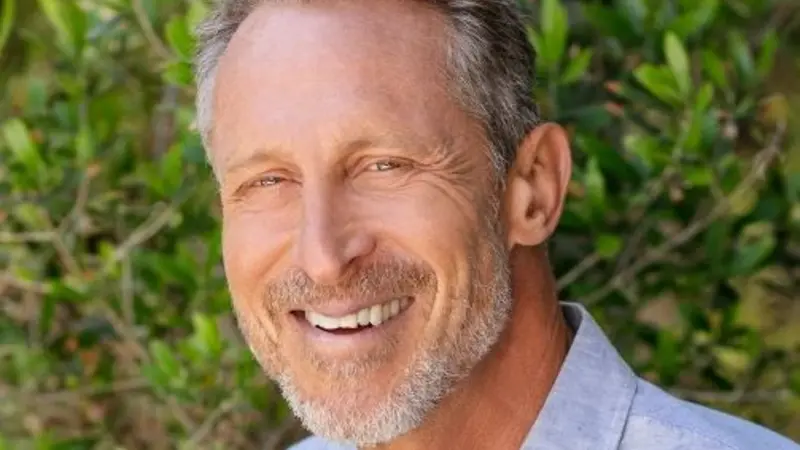 Dr. Mark Hyman