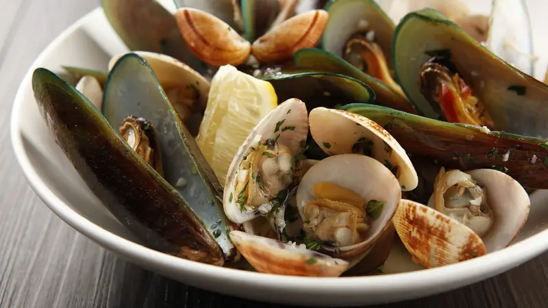 Assorted shellfish on a bowl.